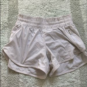 LULULEMON Tracker LR short 4” *Lined WHITE Size 4